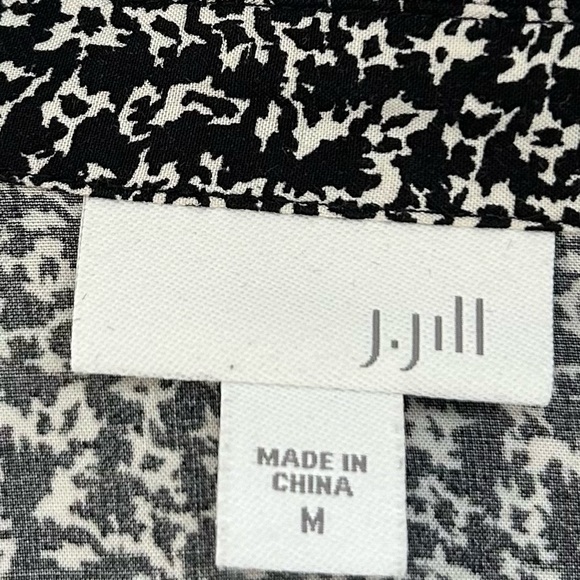 J Jill Long Sleeve Button Down Rayon Blouse Size M/ Excellent Condition - Picture 7 of 11